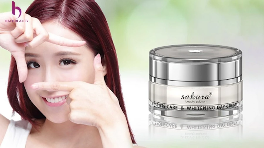 các hãng kem dưỡng da nổi tiếng - Sakura Spots Care & Whitening day Cream