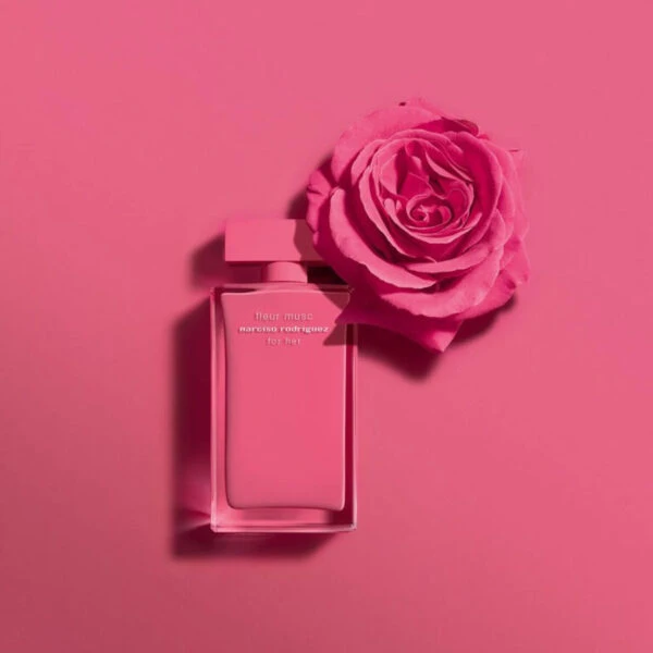 mùi hương hoa hồng vô cùng quyến rũ của narciso fleur musc for her