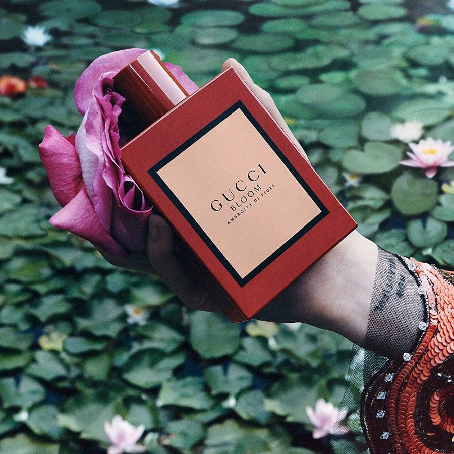 mùi hương nước hoa Gucci đỏ được ví như khu vườn của thế giới thần thoại