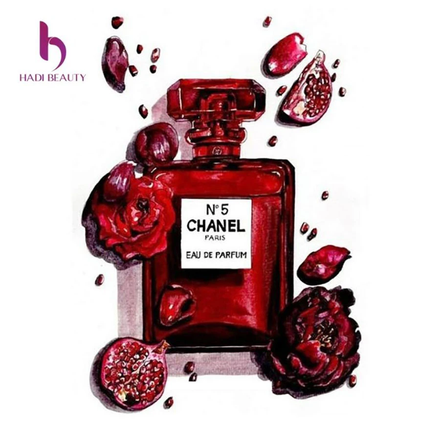 Một trong các loại nước hoa Chanel có mùi hương nồng nà cháy bỏng là Chanel No5 L’Eau EDT