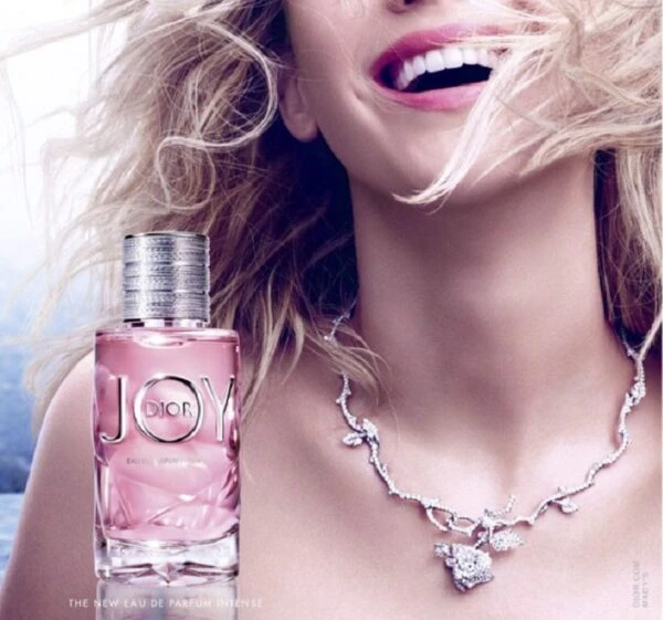 Mùi hương truyền năng lượng cả ngày dài của Dior Joy Intense
