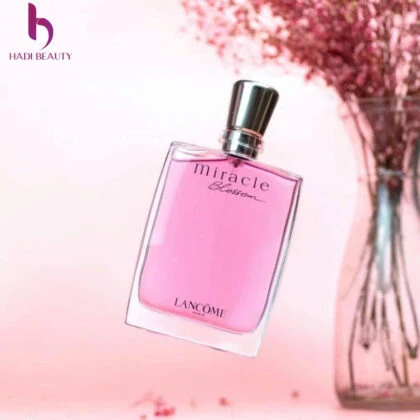 Vẻ đẹp nữ tính của chai nước hoa Lancôme Miracle Blossom