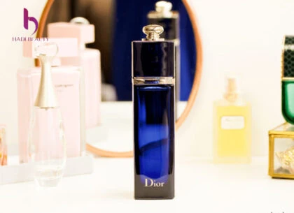 Dior Addict với thiết kế chai nhỏ gọn và thủy tinh trong suốt lấp lánh như bầu trời sao ban đêm
