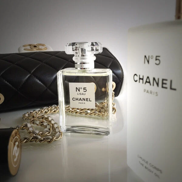Câu chuyện về Chanel No 5 L’Eau Women lôi cuốn