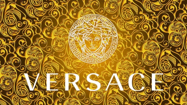 Câu chuyện về set nước hoa Versace Eros Pour Femme