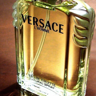 năng động, hiện đại với nước hoa Versace L'homme