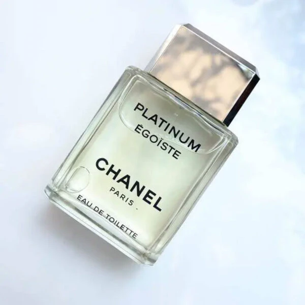 Thiết kế chai Chanel Egoiste Platinum hiện đại