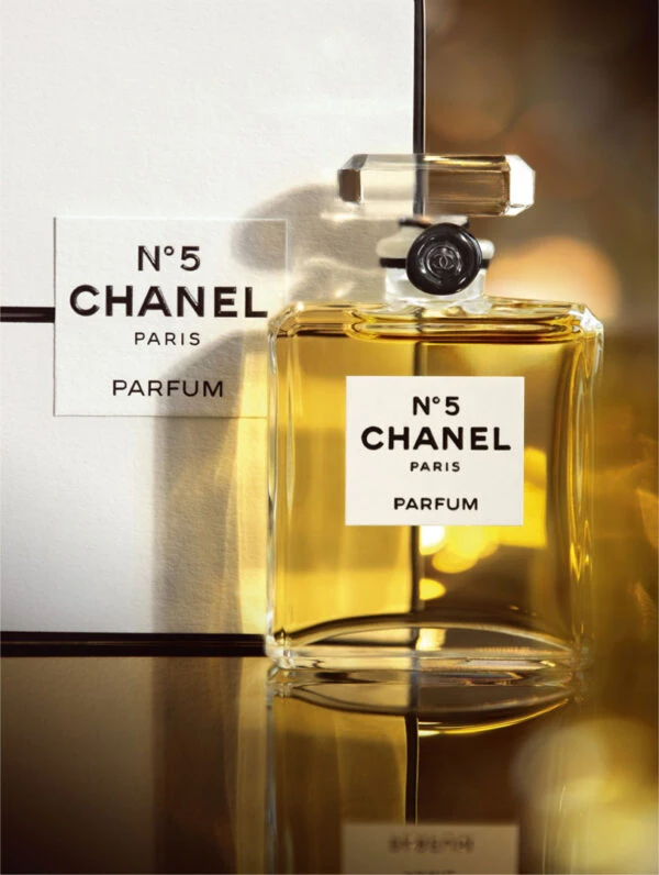 Thiết kế chai Chanel No 5 L’Eau Women tinh tế
