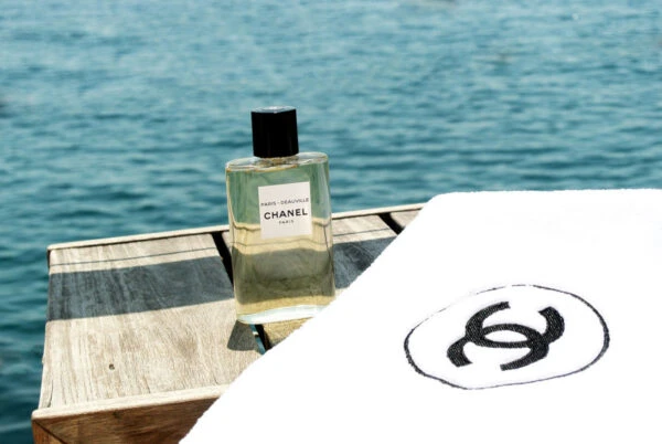 Thiết kế chai Chanel Paris Deauville cá tính