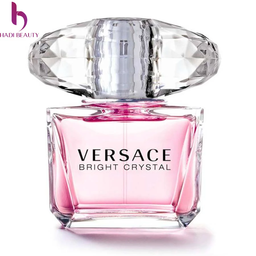 Versace Bright Crystal có tông màu hồng ngọt ngào nữ tính