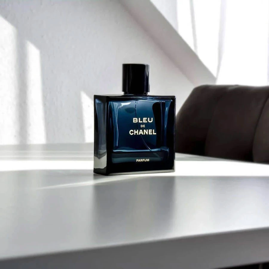 Thiết kế tinh xảo của chai Chanel Bleu